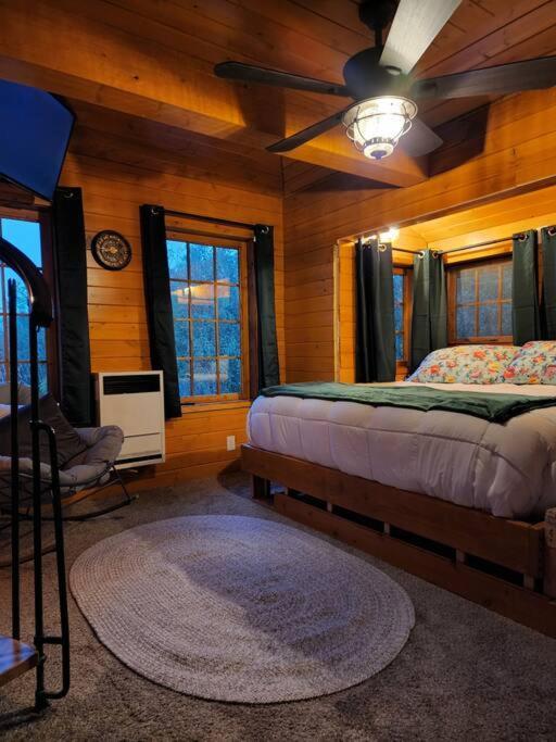 The Eagle'S Nest Treehouse Cabin 팔머 외부 사진